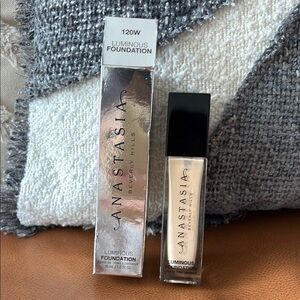 Anastasia Beverly Hills Luminous Foundation, 120 W, Vegan, NWT